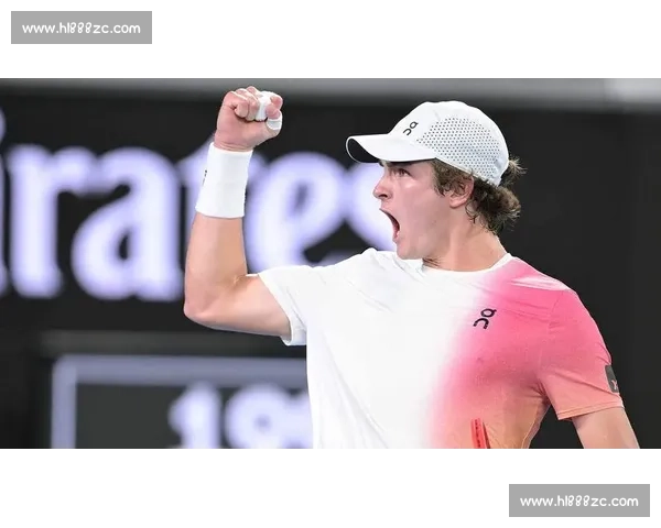 剃光头赴约,献冠军给妈!19 岁丰塞卡书写巴西网球新篇 剃光头赴约,献冠军给妈!19 岁丰塞卡书写巴西网球新篇